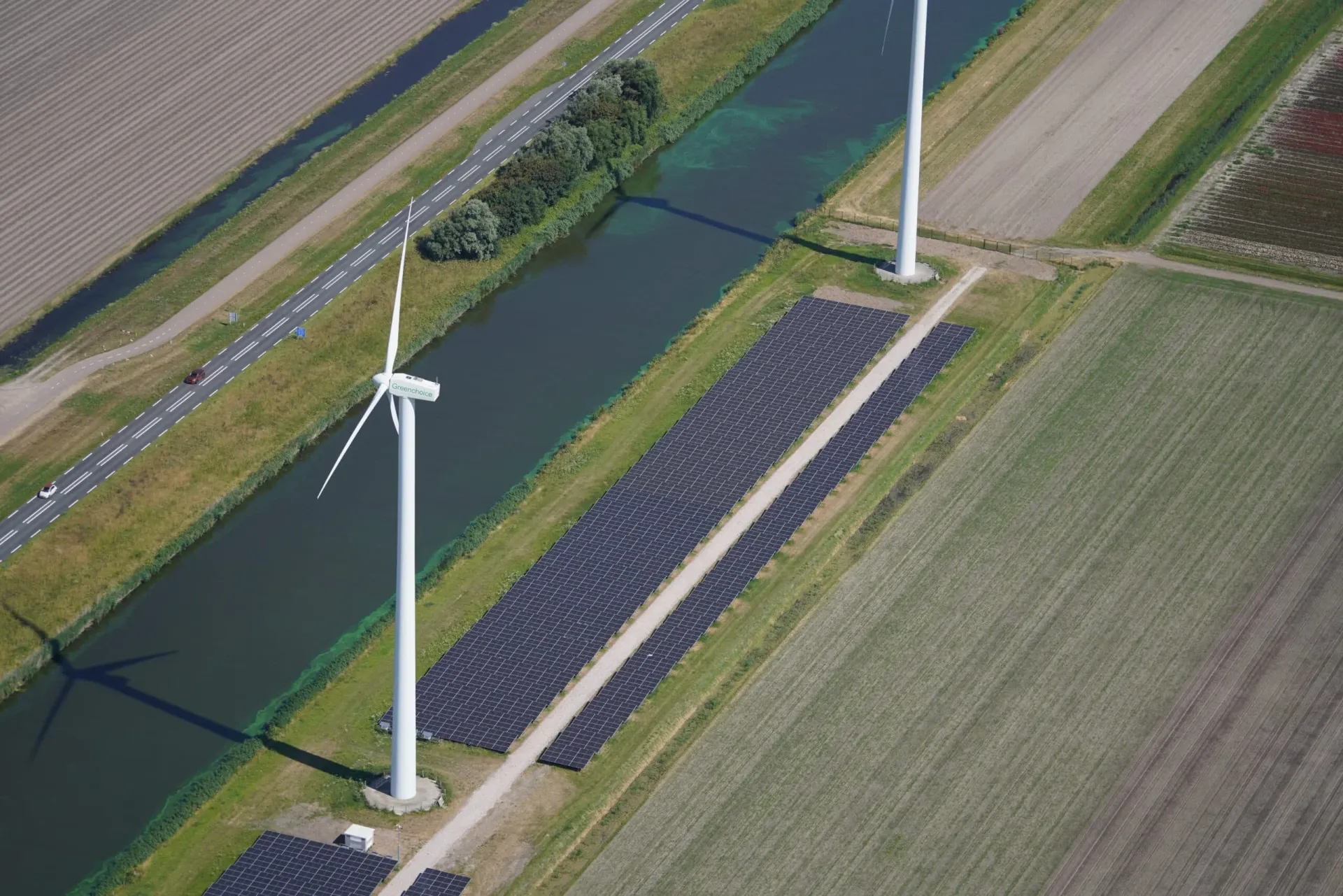 Large-scale solar field installation by ETURN in the Netherlands